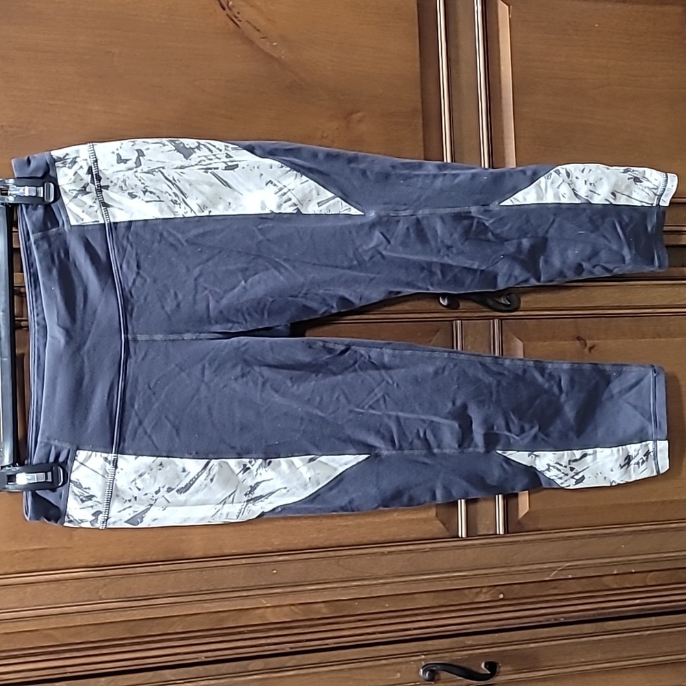 Athleta Transend Capri